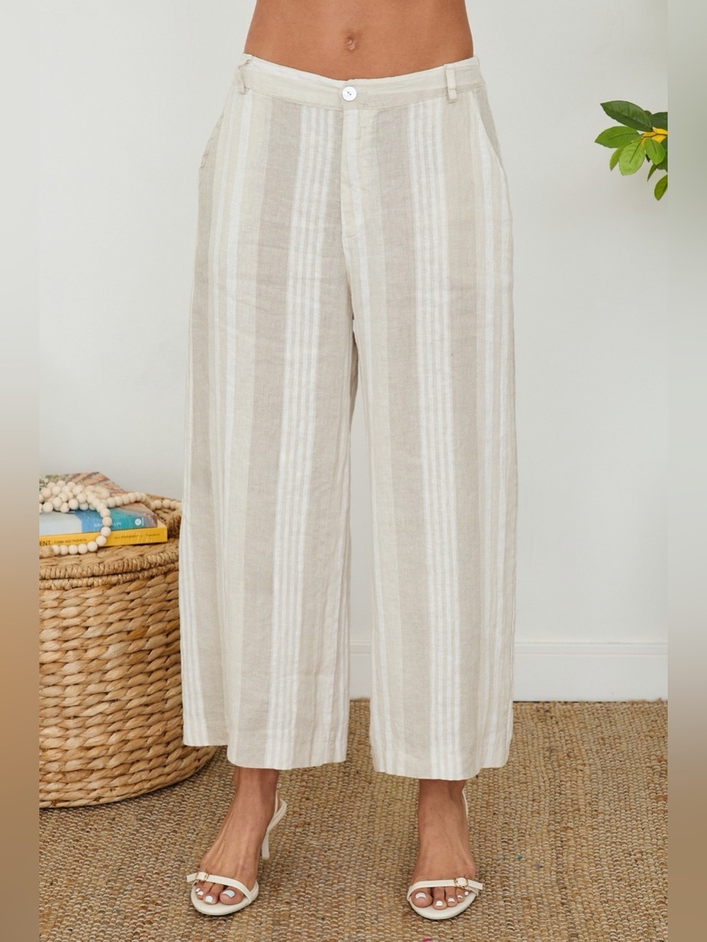 (155079-C-STRIPE-W/B) STRIPE WIDE LEG LINEN GAUCHO TROUSER PANTS WITH POCKETS